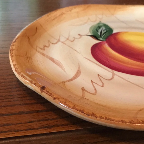 Hand painted peach plate with wavy edge - Picture 6 of 6